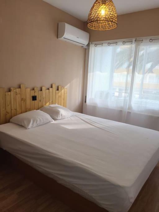 Superbe Apartement En Residence Avec Piscine Roses Buitenkant foto