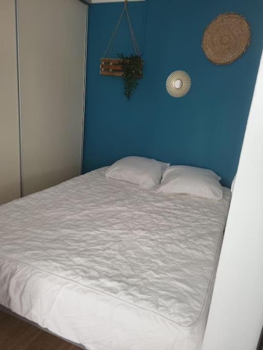 Superbe Apartement En Residence Avec Piscine Roses Buitenkant foto