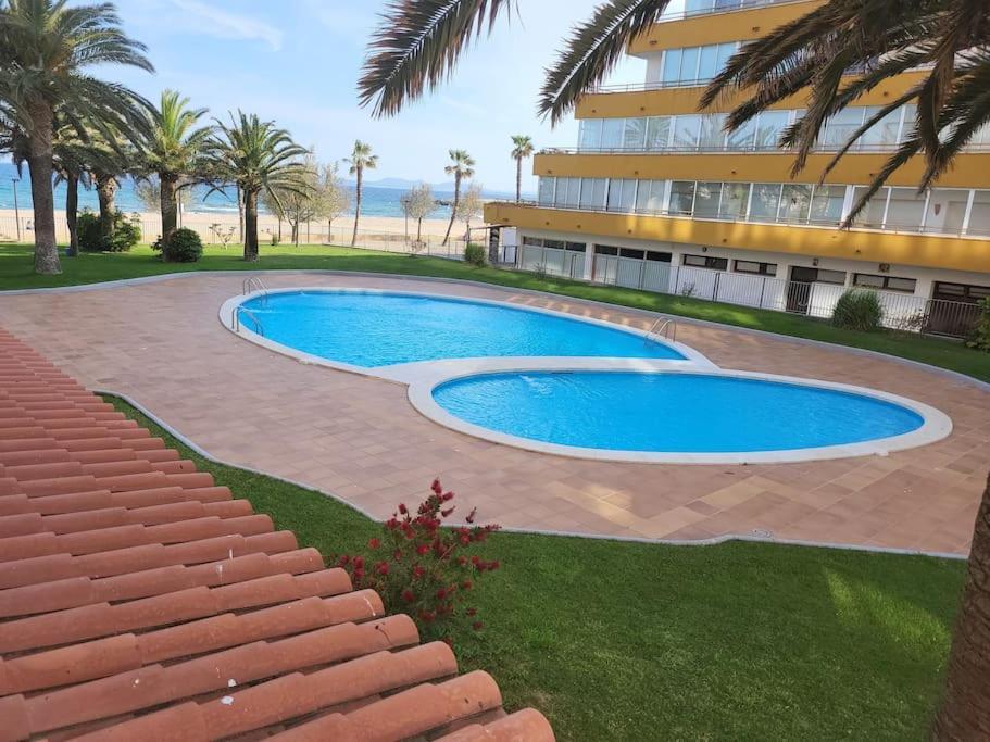 Superbe Apartement En Residence Avec Piscine Roses Buitenkant foto